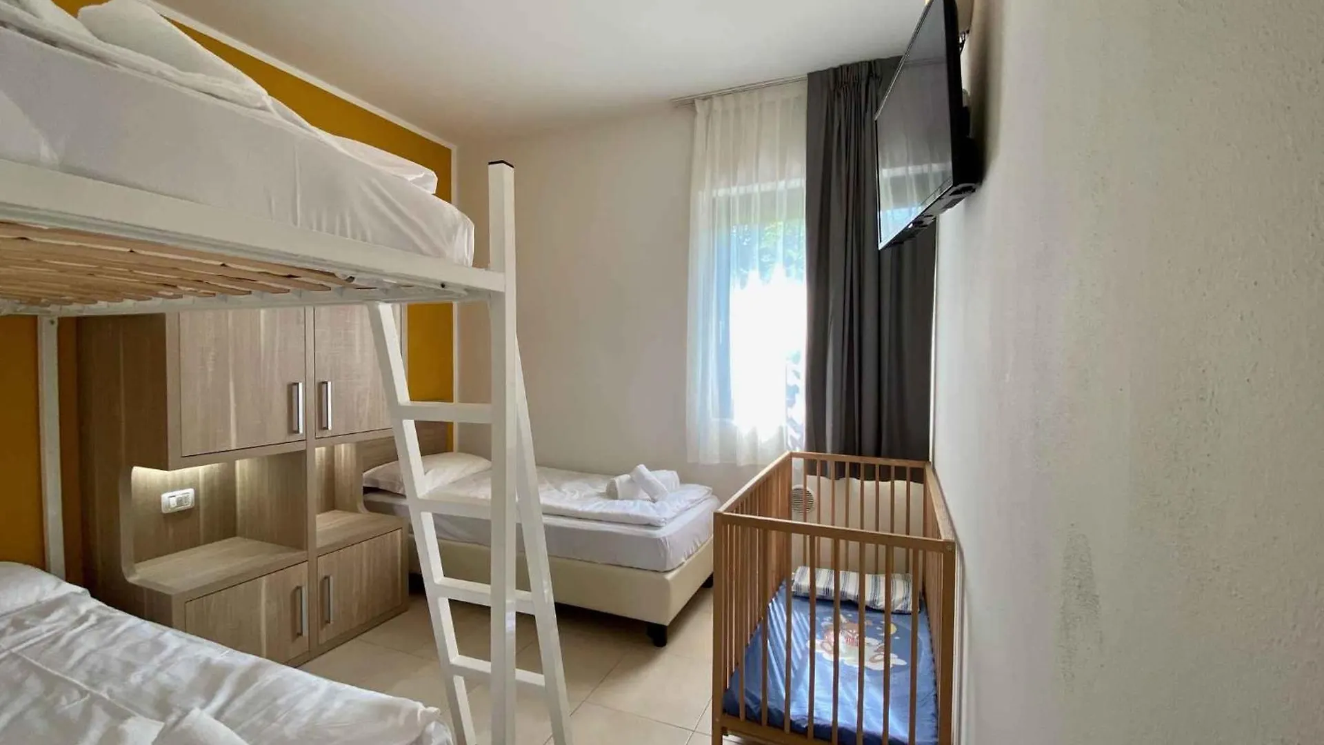 Apartments In Castelnuovo Del Garda 22107