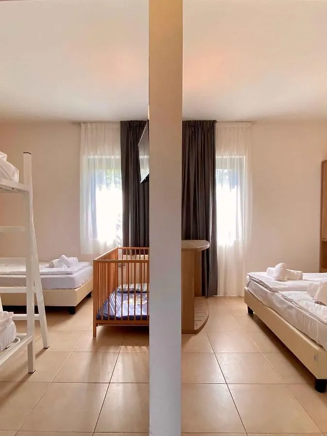 Apartments In Castelnuovo Del Garda 22107